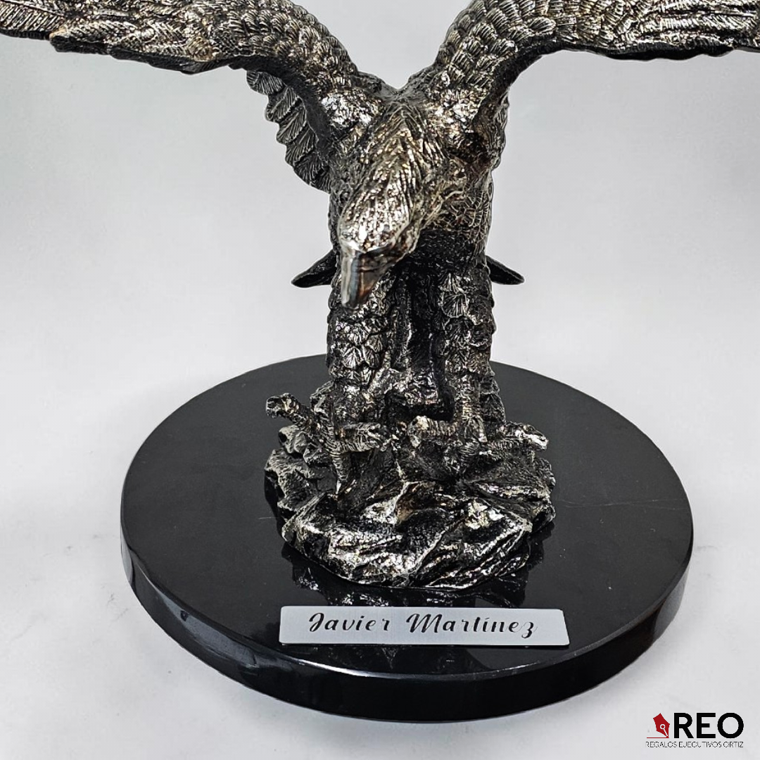 AGUILA PESCADORA MEDIANA NUEVA