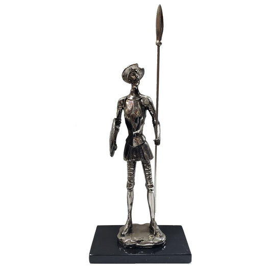 QUIJOTE MEDIANO ESCUDO Y LANZA MIRADA