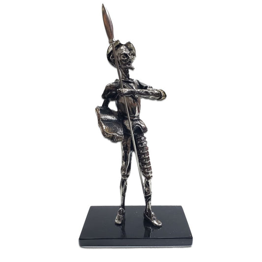 QUIJOTE CON LIBRO Y LANZA MEDIANO BASE PIEDRA ONIX (Q303)