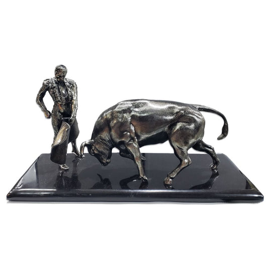 TORERO CON TORO GRANDE